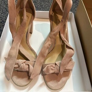 Jessica Simpson Elegant Women's Tan Heels